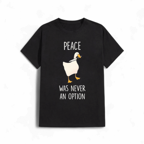 تیشرت مشکی با طرح غاز سفید که چاقویی در منقار دارد و نوشته Peace Was Never An Option